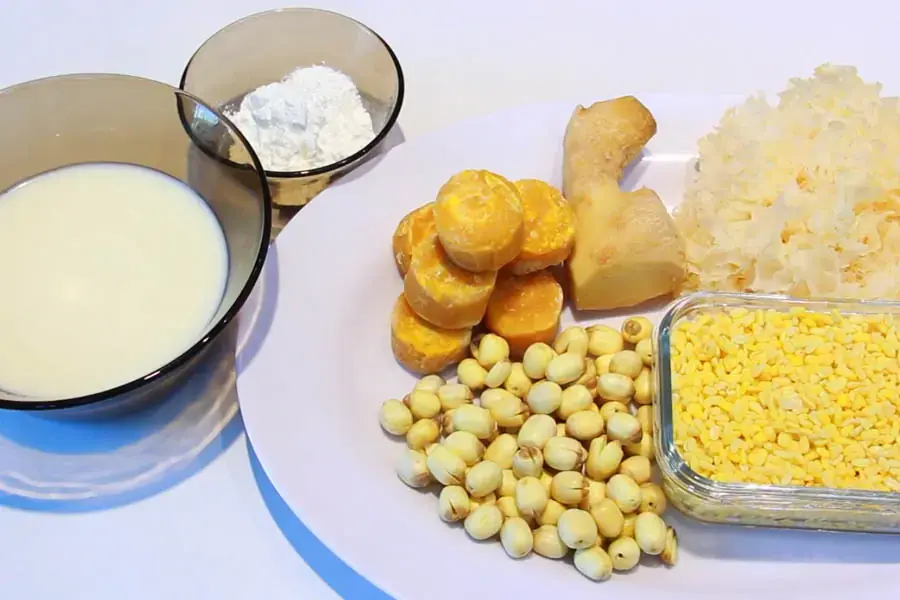 Nguyên liệu nấu chè hạt sen nấm tuyết