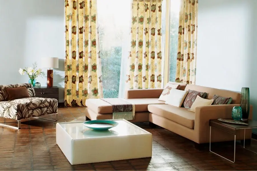 Xác định diện tích không gian để chọn kích thước sofa 3 chỗ chuẩn.