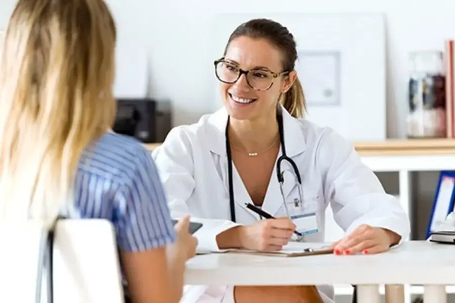 Tham khám tình trạng sức khỏe và nhận tư vấn từ các chuyên gia.