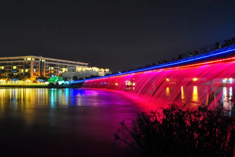 Cầu Ánh Sao lung linh huyền ảo.