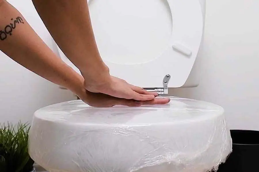 màng bọc thông tắc bồn cầu