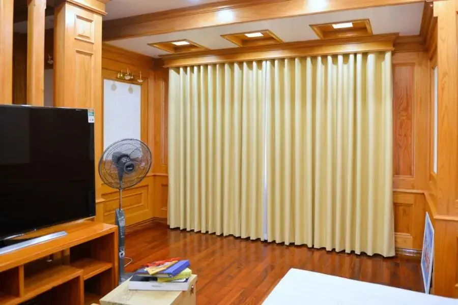 Nên lưu ý chọn vải có độ bền cao, đảm bảo độ che chắn hiệu quả