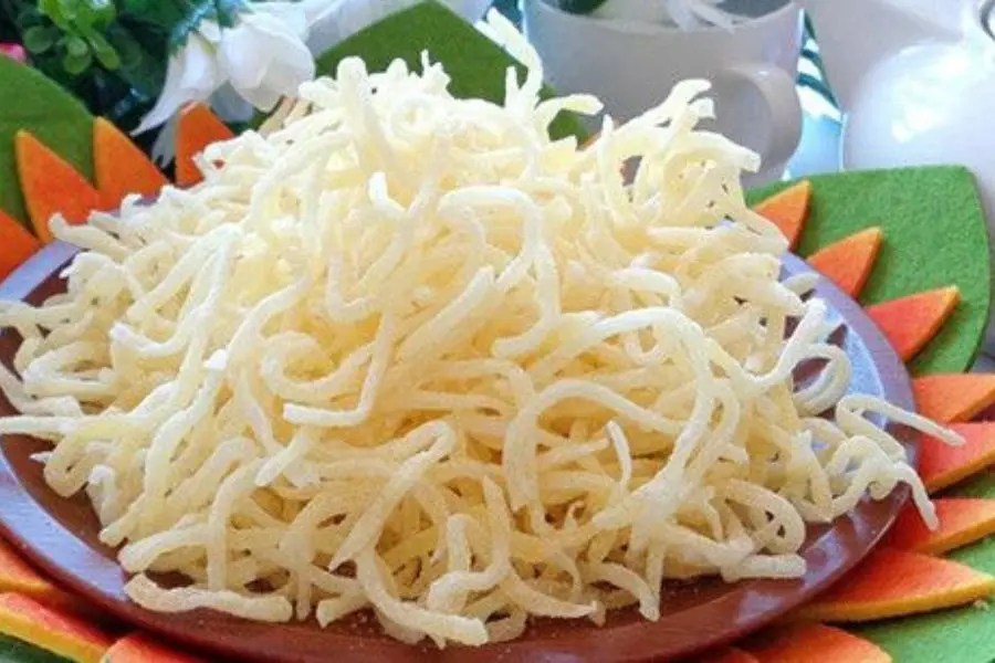 Mứt khoai tây có độ dẻo, thơm và vị ngọt dịu.