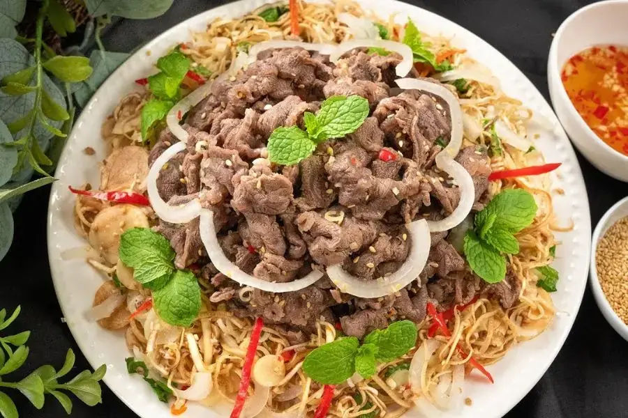 Nộm hoa chuối bắp bò là một trong các món nộm ngon dễ làm