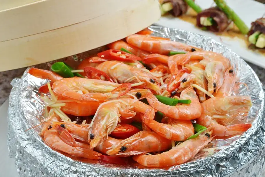 Món tôm hấp bia cho bữa cơm ngon