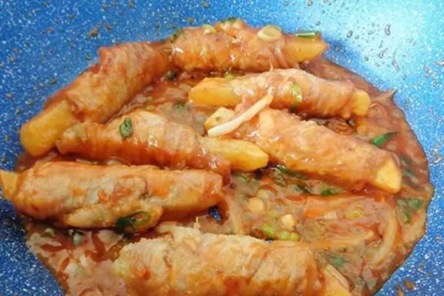 Cá khoai sốt cà chua hao cơm.