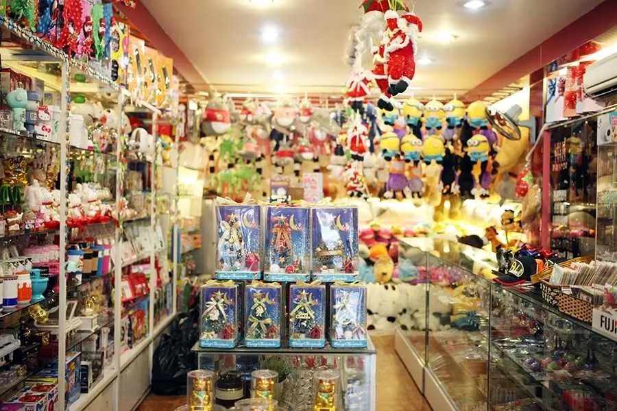 Lemon Shop nằm trong số những chuỗi cửa hàng pionneer đầu tiên ở Việt Nam.