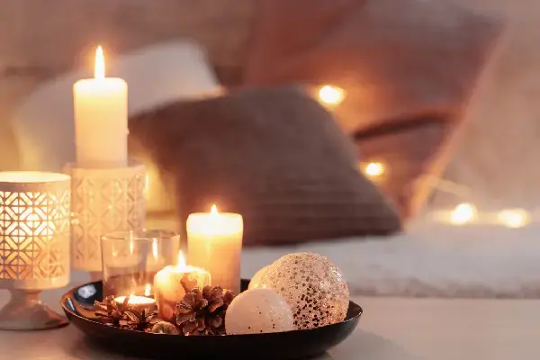 Sáp thơm tạo mùi hương dễ chịu trong phòng ngủ. (Ảnh: VINAMATTRESS)
