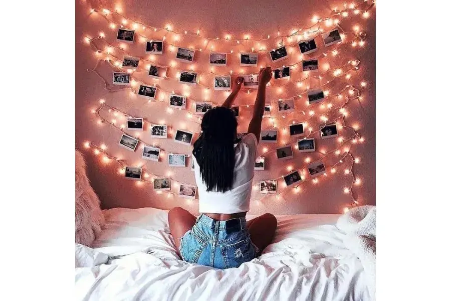 Cách trang trí phòng ngủ dễ thương bằng dây treo ảnh
