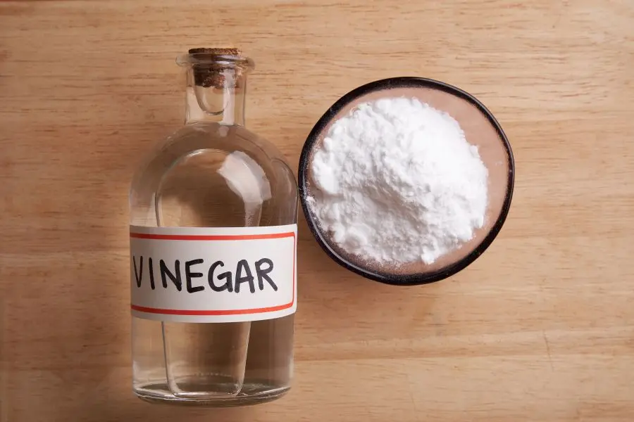 Giấm và baking soda