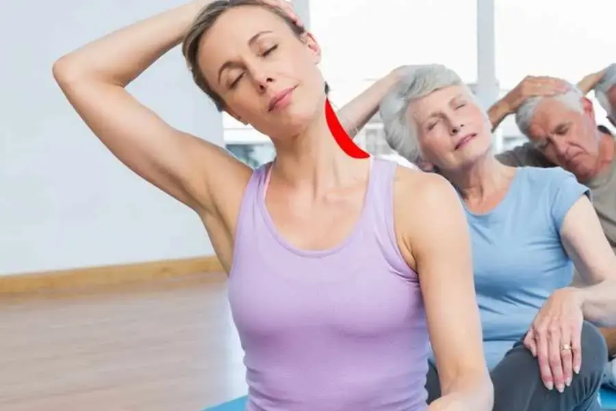 Bài tập kéo dãn vùng cổ đa chiều tạo giúp bớt giảm đau mỏi cổ