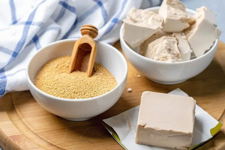 Không thể thiếu men nở trong quá trình làm bánh bao.