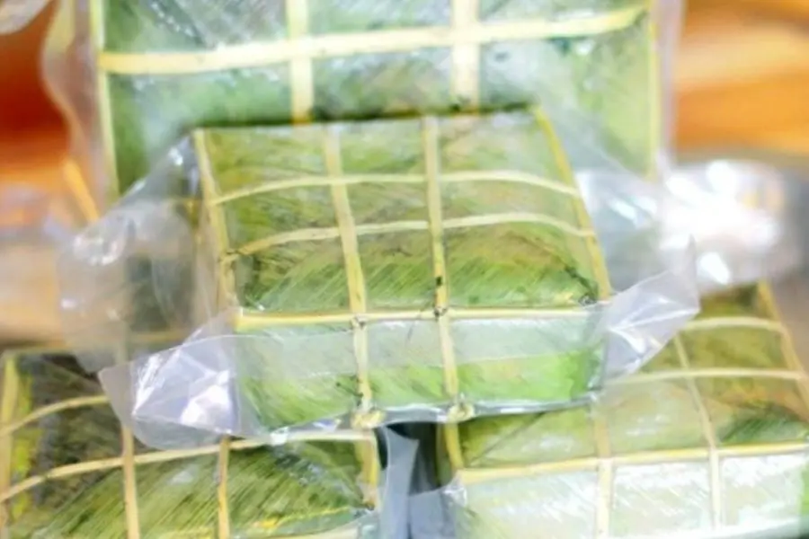Bảo quản bánh chưng, bánh giầy trong tủ lạnh hoặc trong túi hút chân không sẽ giữ được lâu hơn.