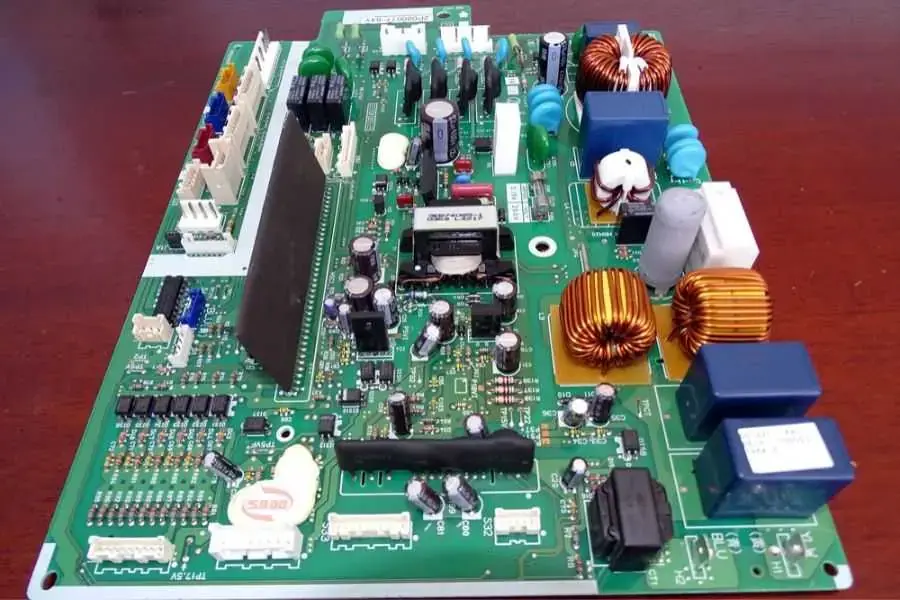 Với lỗi board inverter bạn có thể thay mới bảng điều khiển chính.