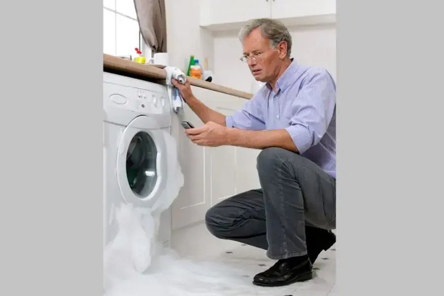 Nước sẽ bị tràn ra ngoài khi công tắc phao bị lỗi.