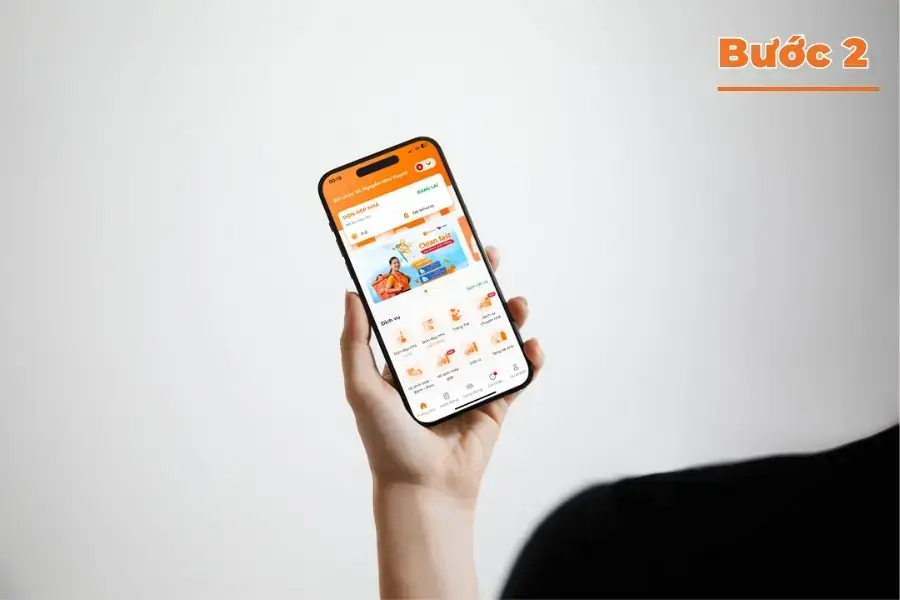 Chọn dịch vụ vệ sinh máy lạnh trên màn hình chính.
