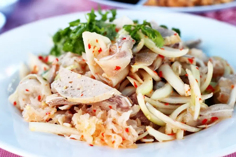 Món gỏi thơm ngon thường xuất hiện trong bữa cơm ngày Tết miền Trung.