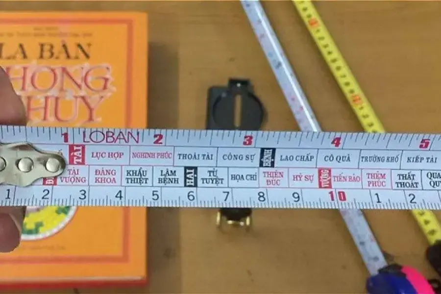 Thước lỗ ban dùng trong xây dựng và nội thất