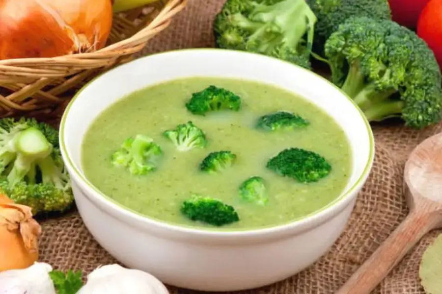Món cháo súp lơ xanh giàu canxi, giúp bé phát triển xương chắc khỏe