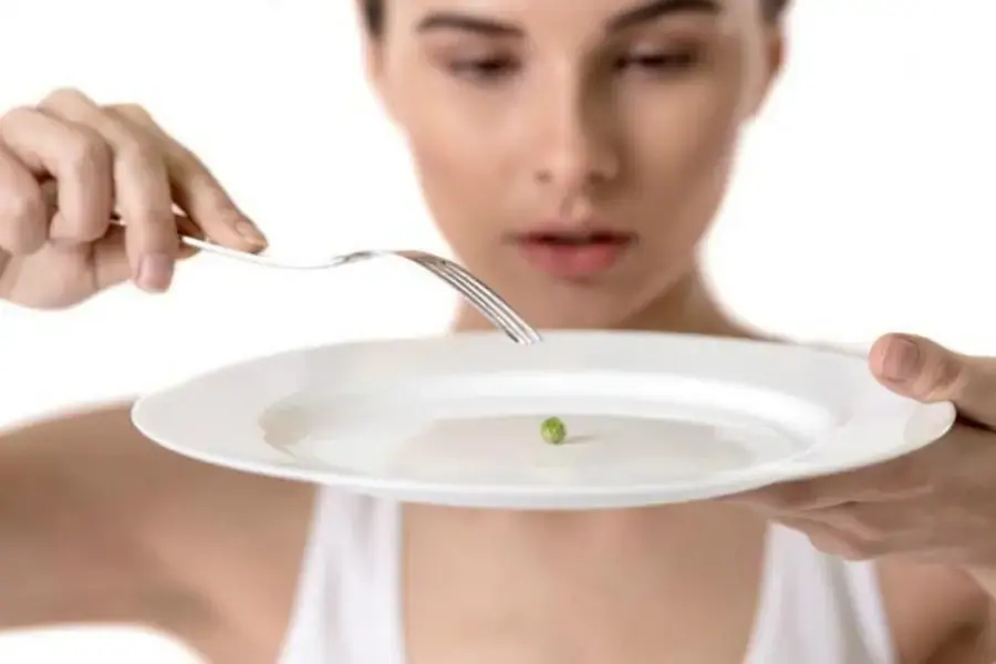 Thay vì nhịn ăn, người béo phì có thể cắt giảm khẩu phần ăn khoa học.