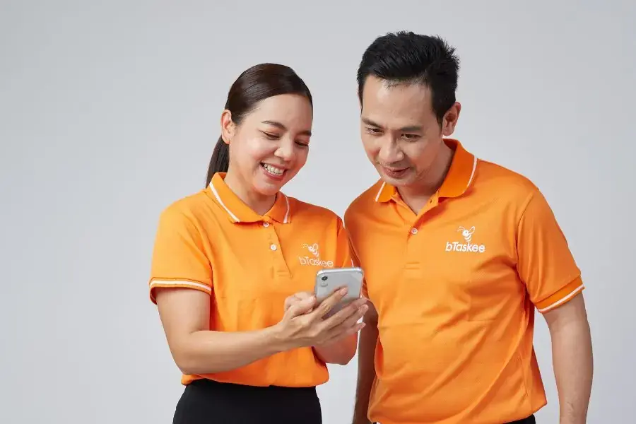 Bước 1: Tiếp nhận đơn đặt lịch vệ sinh máy lạnh từ khách hàng.