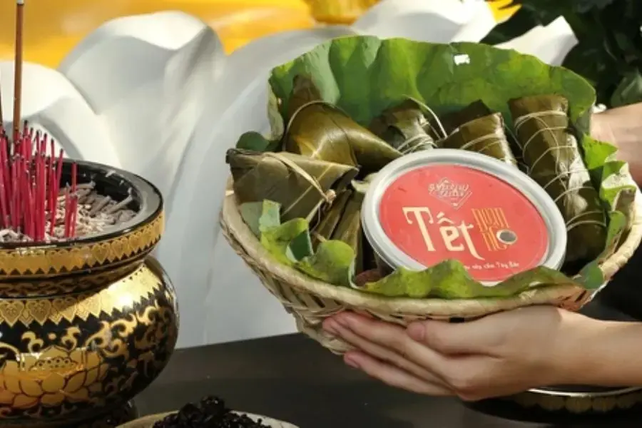 Nên thắp hương cúng Tết Đoan Ngọ vào khung giờ nào?