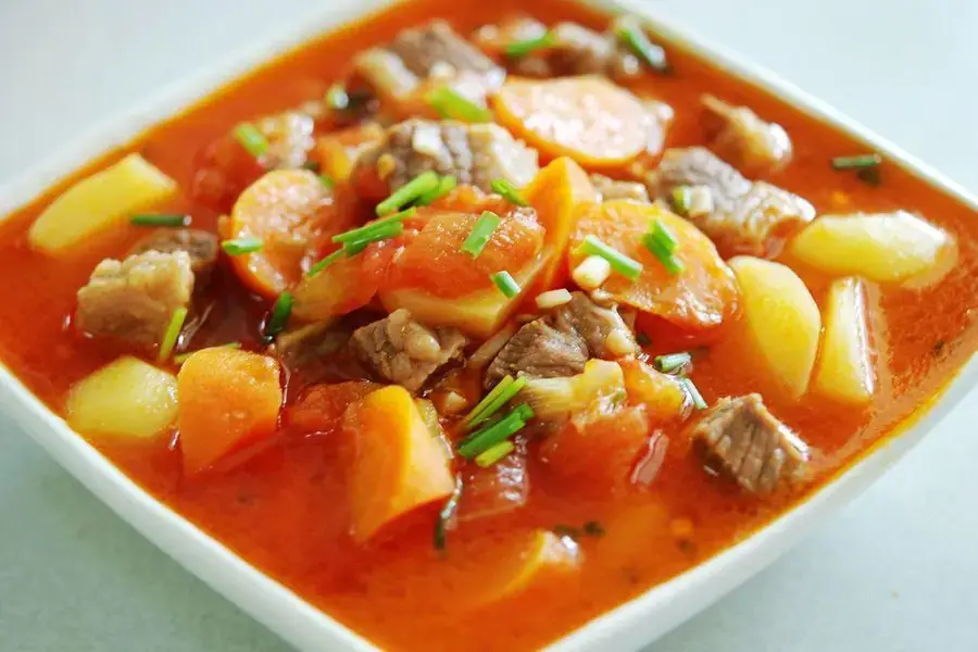 Dẻ sườn bò hầm khoai tây thơm ngon cho bữa ăn
