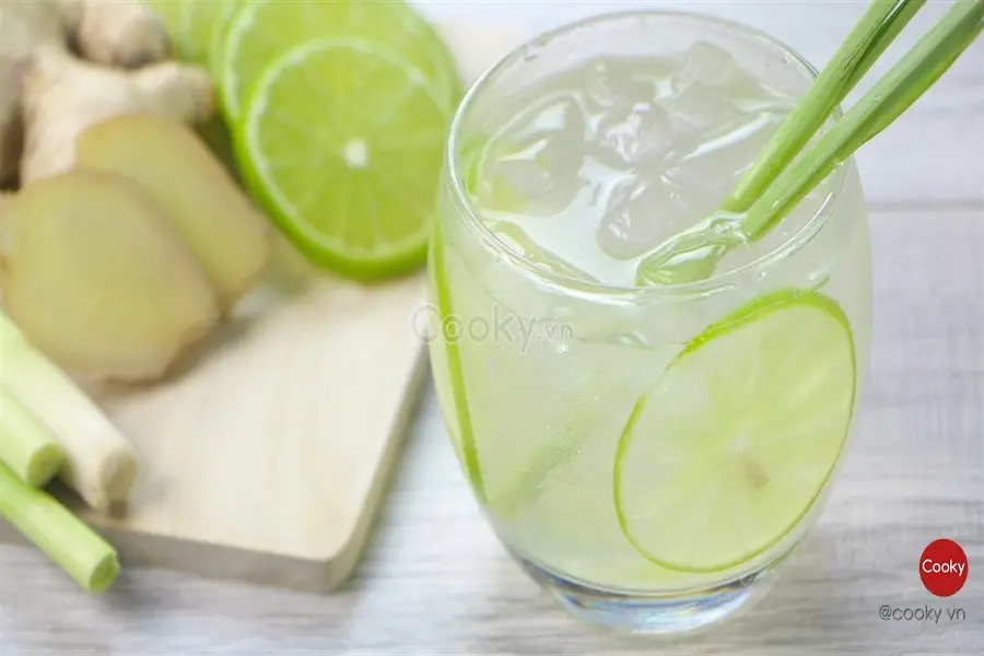 Thành phẩm nước chanh sả gừng với mùi thơm thanh mát.