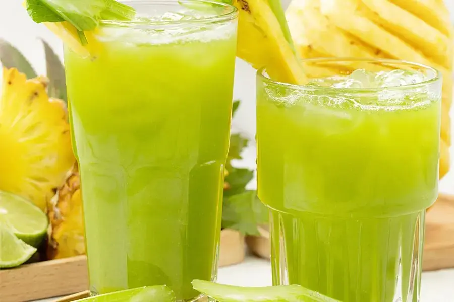 Nước ép dứa cần tây giúp bạn sở hữu một làn da tươi trẻ và mịn màng