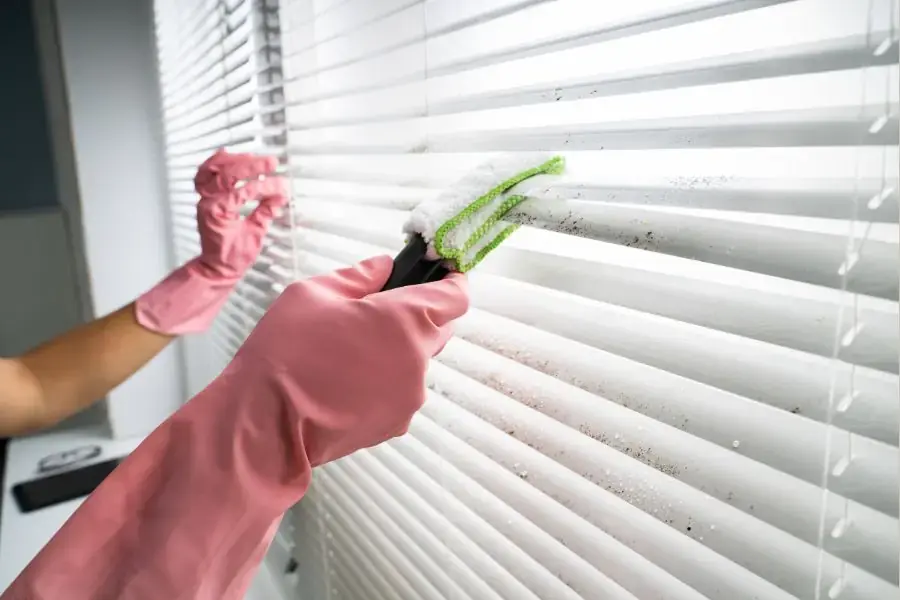 Cuối cùng chúng ta vệ sinh lại rèm cuốn