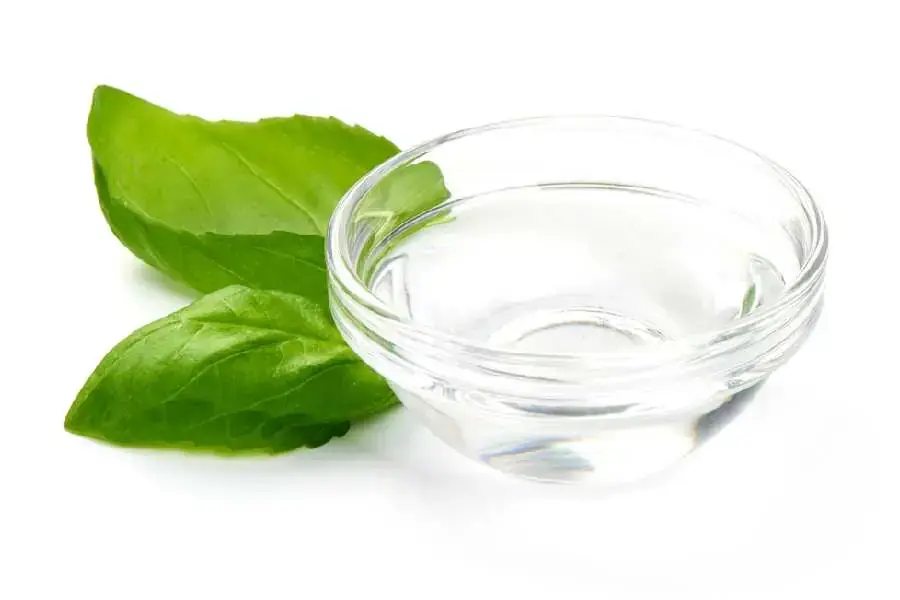 Sử dụng giấm ăn để khử mùi hôi bình giữ nhiệt (nguồn: Shutterstock.com)