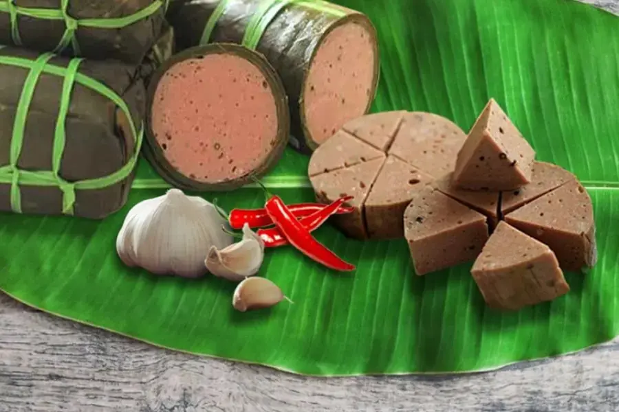 Nên lựa chọn chả lụa chay hoặc chả lụa bò để tốt cho sức khỏe tim mạch.