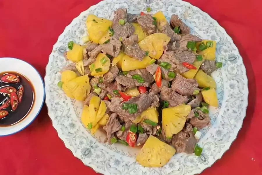 Hương vị chua chua ngọt ngọt làm nên sức hút của món tim bò xào dứa