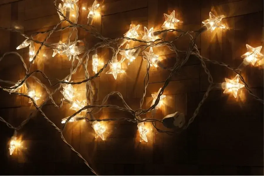 Trang trí đèn lồng bằng đèn led hình sao