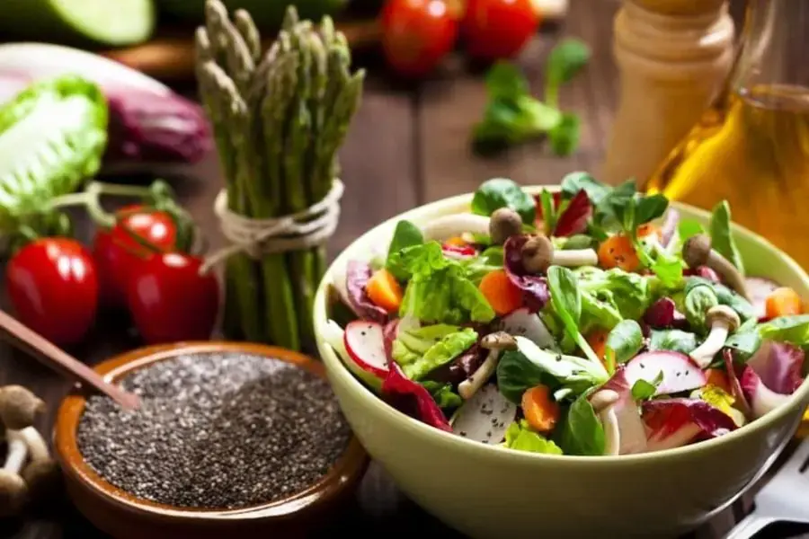 Salad kết hợp hạt chia healthy và giảm cân hiệu quả