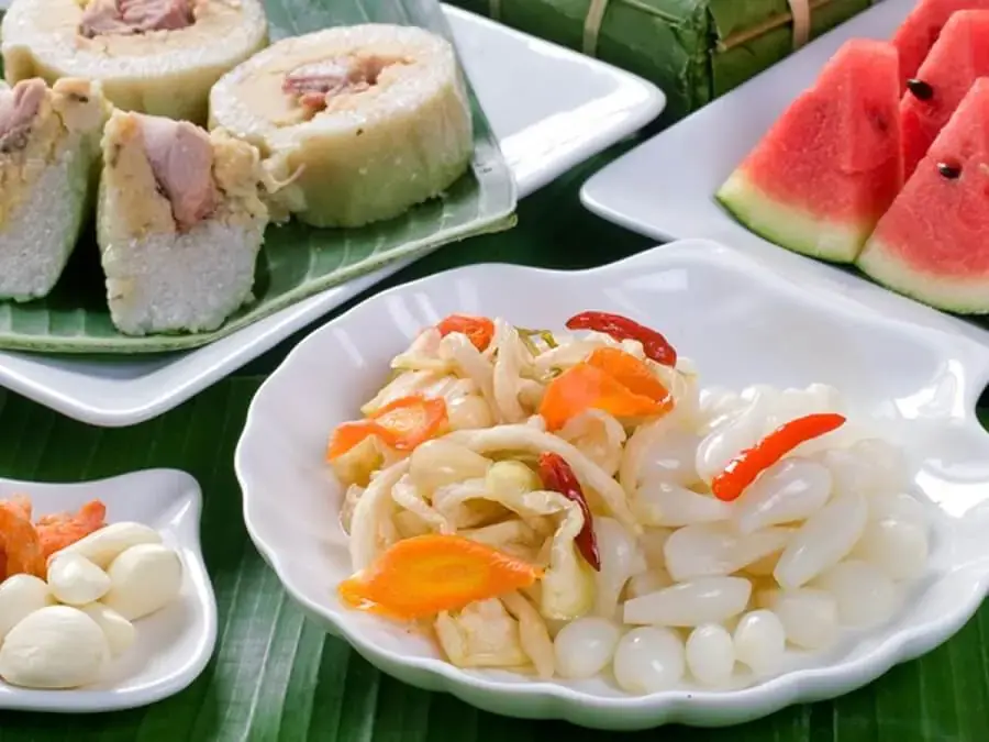 Làm củ kiệu ngày Tết để mong ước cho một năm mới phát tài, vinh hoa phú quý.
