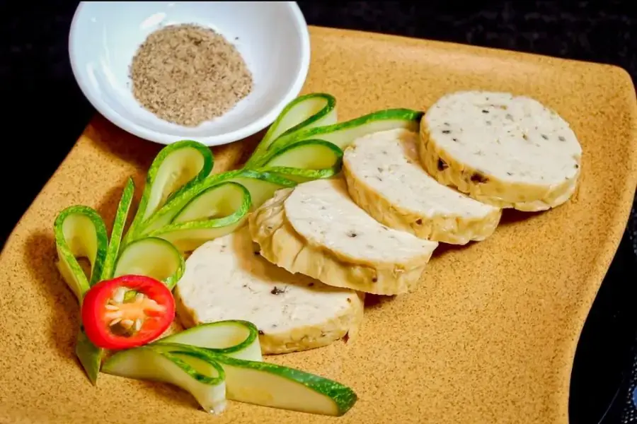 Protein và chất béo có trong chả lụa sẽ cung cấp năng lượng cho cơ thể.