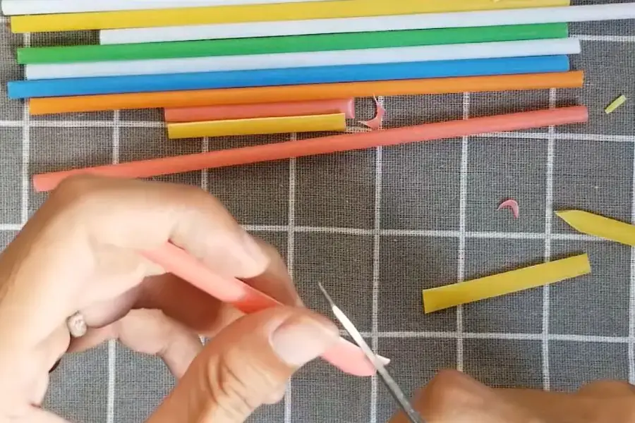 Cắt ống hút thành hình bo tròn