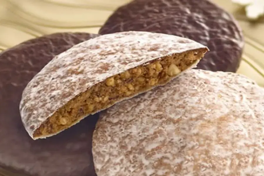 Bánh Lebkuchen là sự kết hợp của đa dạng các nguyên liệu. 