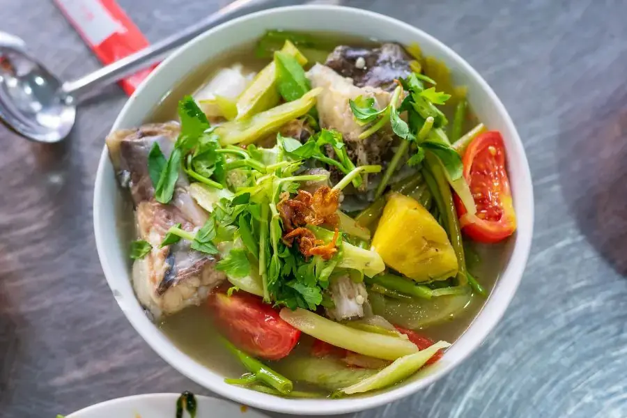 Các món canh ngon mùa hè không thể thiếu món canh chua cá hú với vị chua chua cay cay