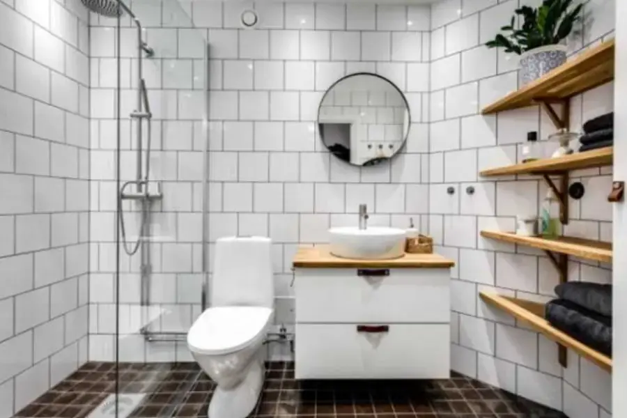 Sử dụng gương để trang trí toilet