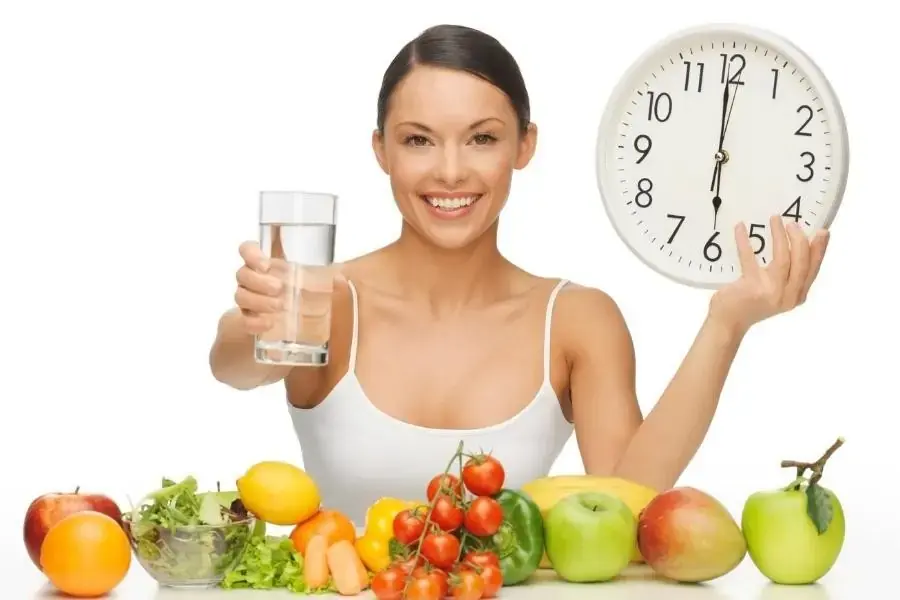 Bạn nên có một chế độ ăn uống đúng giờ và đầy đủ chất dinh dưỡng đặc biệt biotin để có một mái tóc chắc khỏe.