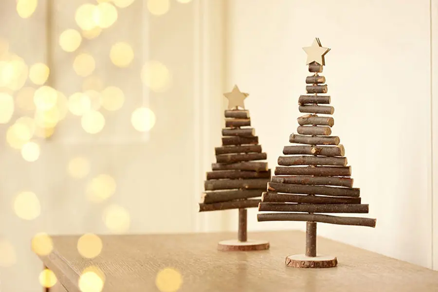 Những cây thông Noel nhỏ xinh thế này thích hợp để bàn.