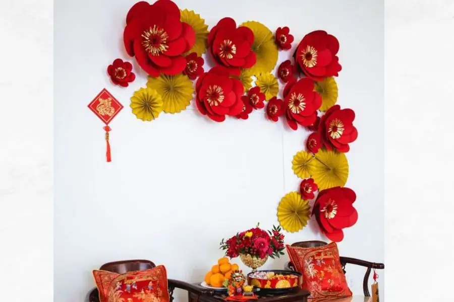 Trang trí tường nhà ngày tết bằng handmade đẹp.