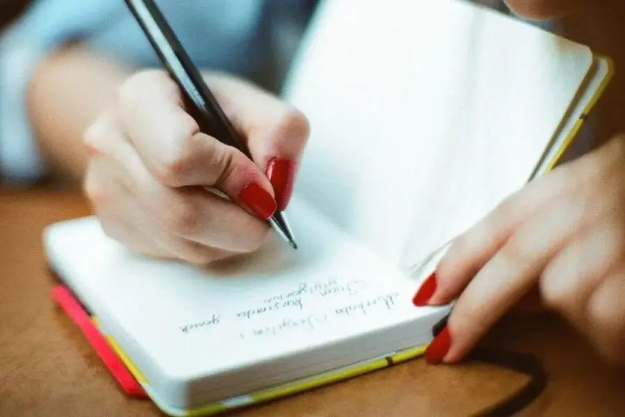 Tục khai bút đầu năm mang ý nghĩa cầu mong và “khai tâm”.
