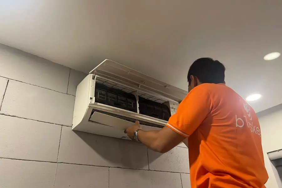 Vệ sinh máy lạnh định kỳ.