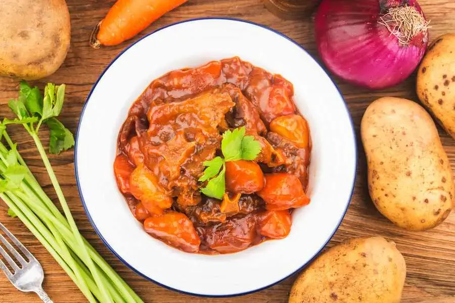 Thăn bò kho củ cải cung cấp nhiều chất dinh dưỡng