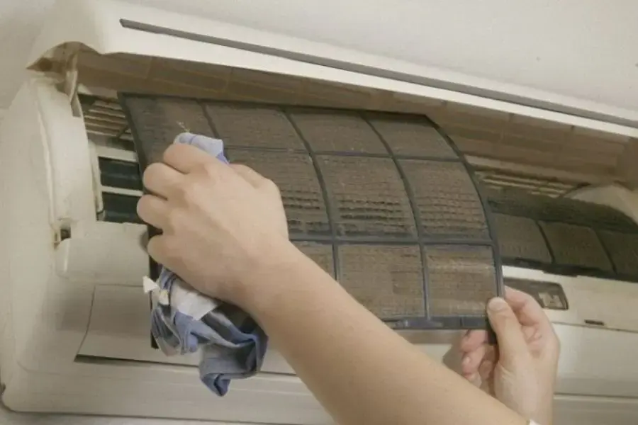 Cục nóng điều hòa chạy liên tục do quá bẩn 