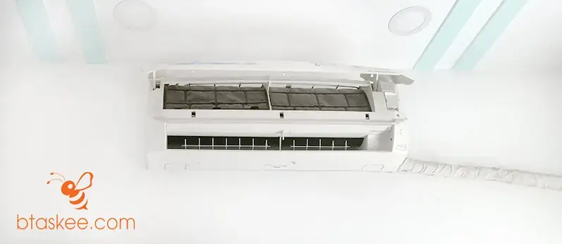 Cửa máy lạnh bị nứt bể có thể là nguyên nhân làm máy lạnh kêu xì xì hoặc kêu to hơn