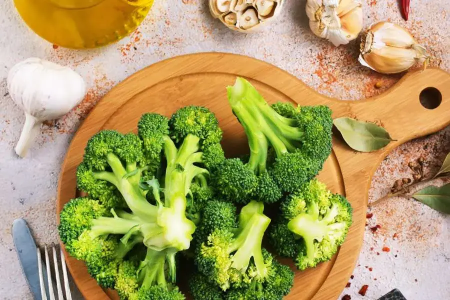 Hàm lượng axit folic trong súp lơ xanh khá cao, được mệnh danh là bông cải xanh dinh dưỡng.